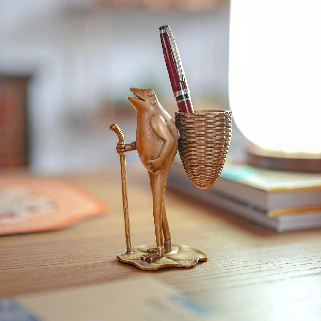 【奇居至卷】黄铜青蛙背篓笔筒书房卧室收纳桶装饰摆件#GY