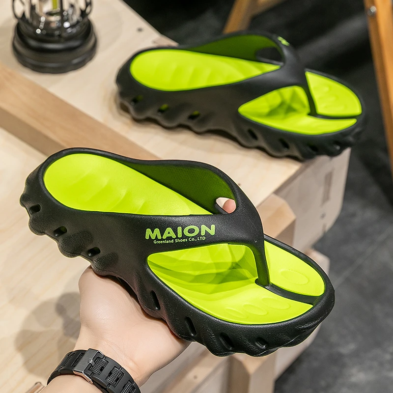 新款男士休闲时尚人字拖夏季户外穿厚底防滑海边度假沙滩凉拖鞋男