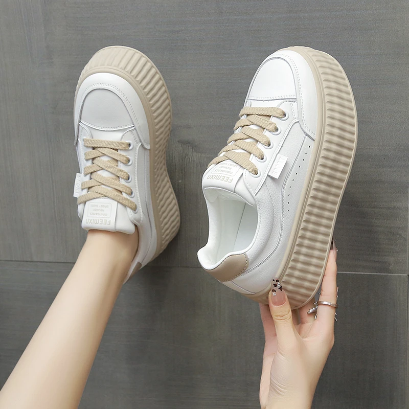 厚底小白鞋学生增高鞋秋冬新款松糕底饼干鞋子百搭休闲风女鞋潮