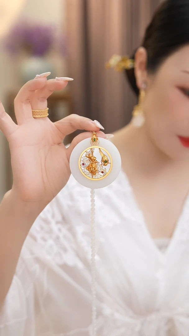 【闪购商品】和田玉吊坠(不含链)18K金镶嵌牡丹吊坠SY