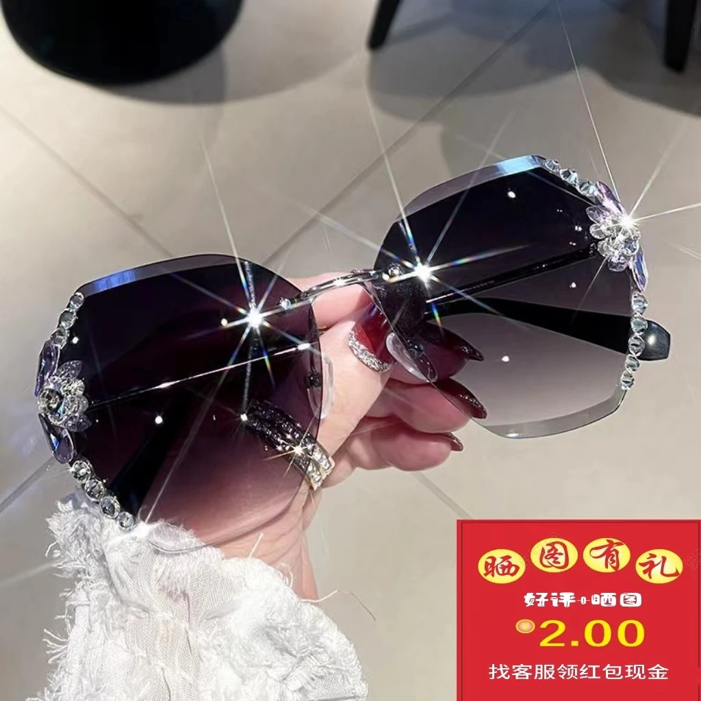 2024新款网红墨镜女镶钻韩版潮圆脸街拍防晒眼镜防紫外线太阳镜