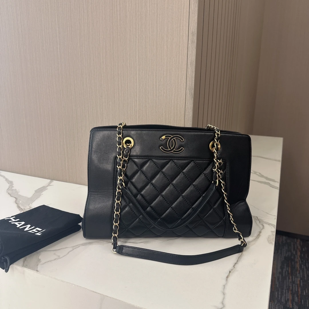 95新  孟溪专属/ Chanel 香奈儿 黑金牛皮 珐琅扣 托特包 #9127