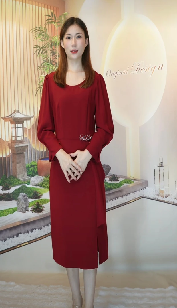 小花边钉珠长袖圆领连衣裙2024年秋季女气质显瘦轻奢女裙 110
