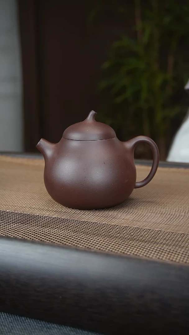 【闪购商品】紫砂茶壶微微瑕 茄瓜 150CC 特价款
