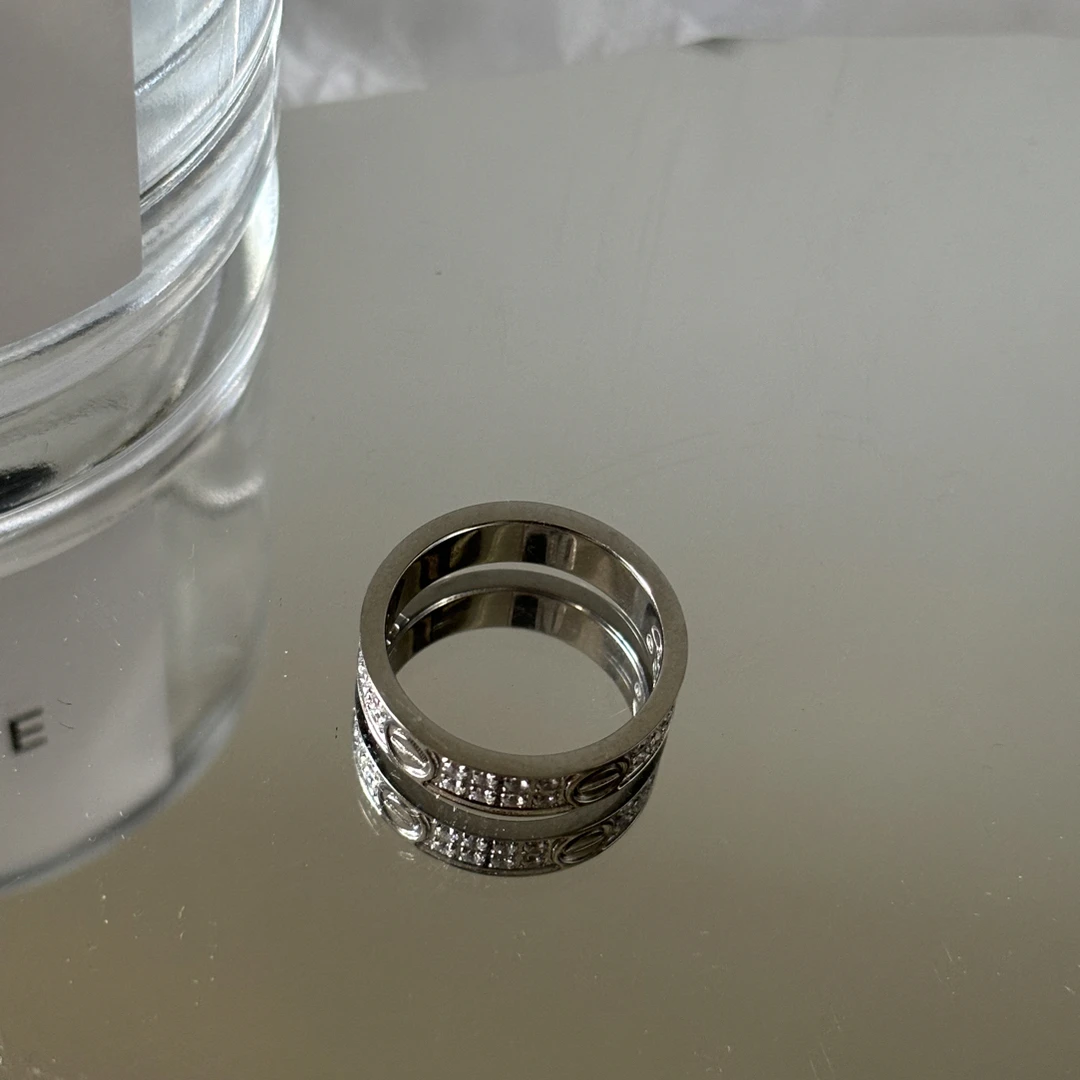 钛钢戒指 经典款窄版圆圈满天星戒指时尚轻奢高级感情侣钻戒