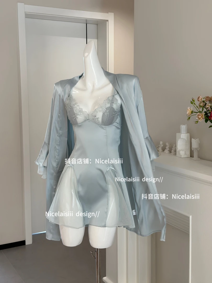Nicelaisiii 鸢尾梦带胸垫纯欲风v领绸缎睡裙女显瘦蕾丝性感睡衣