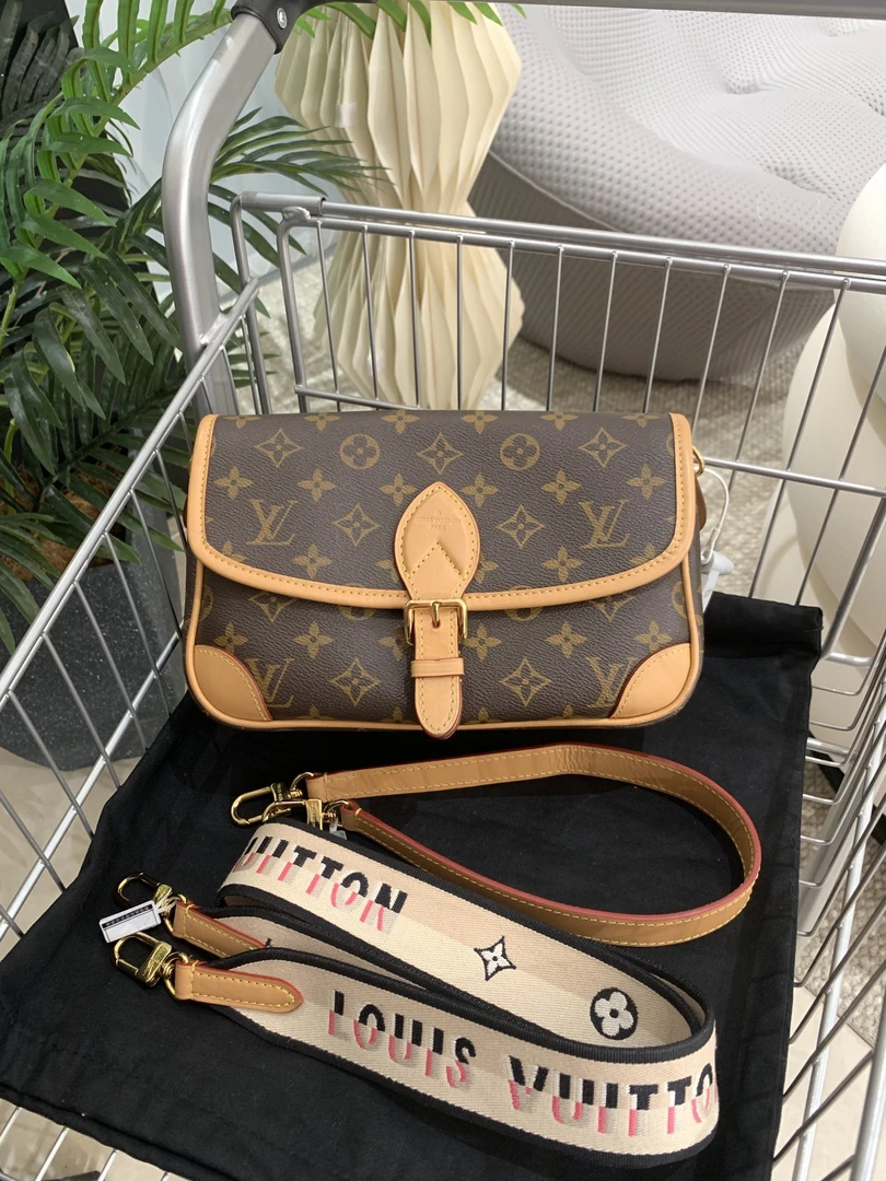 99新 LouisVuitton/路易威登 法棍米黑色肩带款7077975