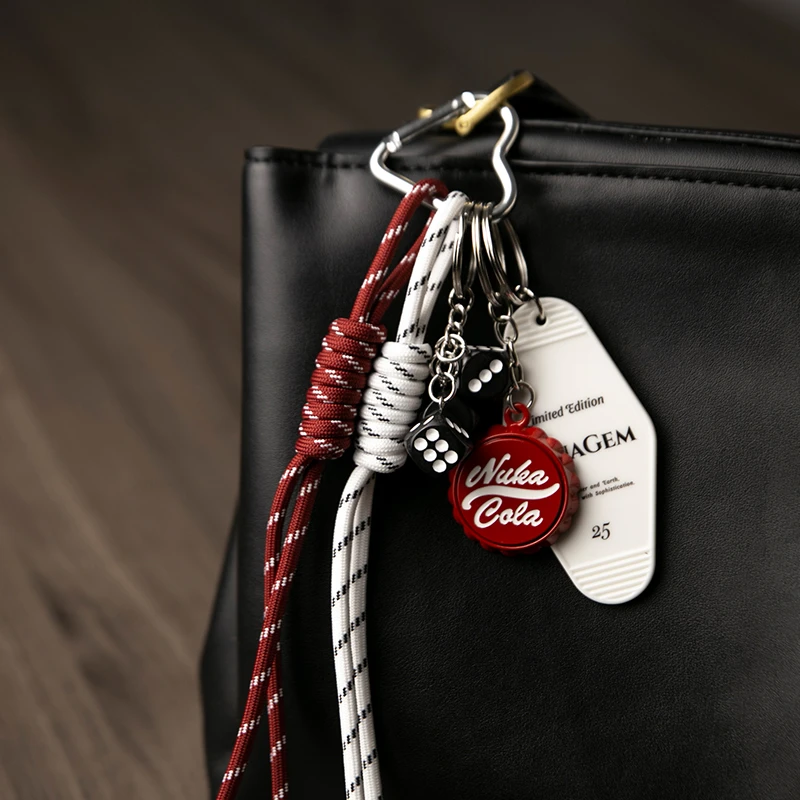 复古miu系包挂骰子美式可乐瓶盖潮流运动彩绳包包挂饰d编绳钥匙扣