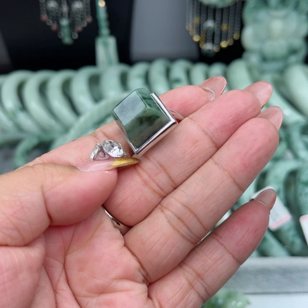【闪购商品】透闪石-蛇纹石玉戒指银S925镶嵌H***n