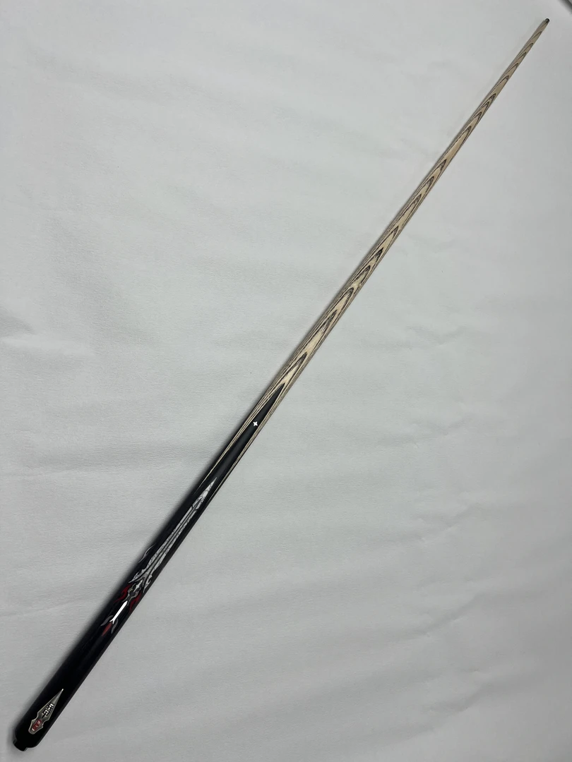 兵甲倚天剑，中式小头，雕刻剑纹。