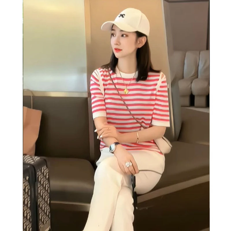 网红爆款红色条纹露肩短袖t恤女夏季宽松洋气百搭上衣设计感小众