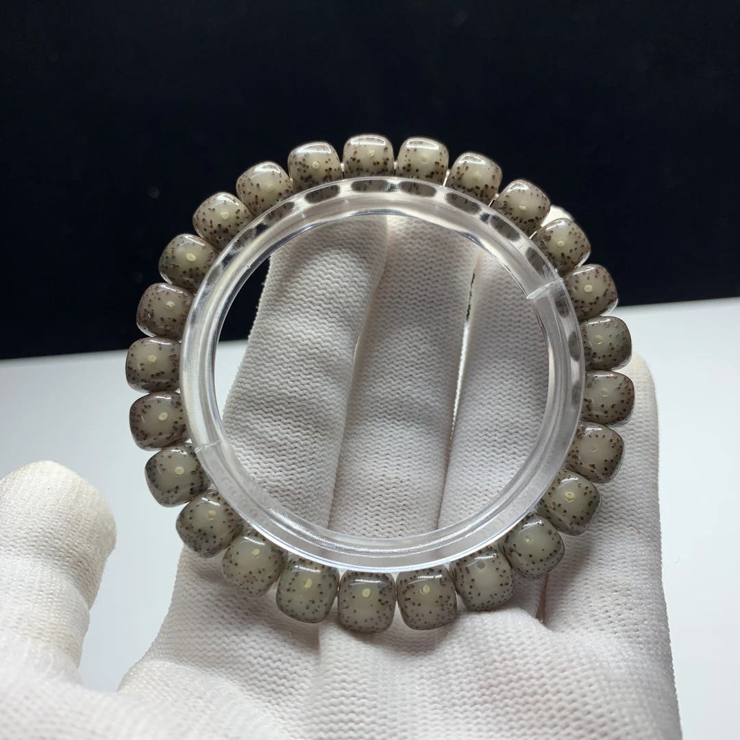 原脂石玉糯冰9×8mm同枝果手串，颗颗润透，月朗星稀，高油高密