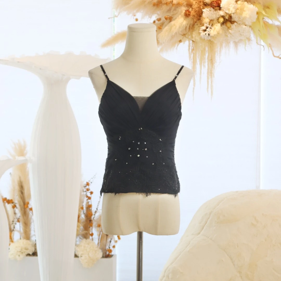 【设计师品牌】YINGCHOI黑白修身蕾丝烫钻美背吊带重工打底21003
