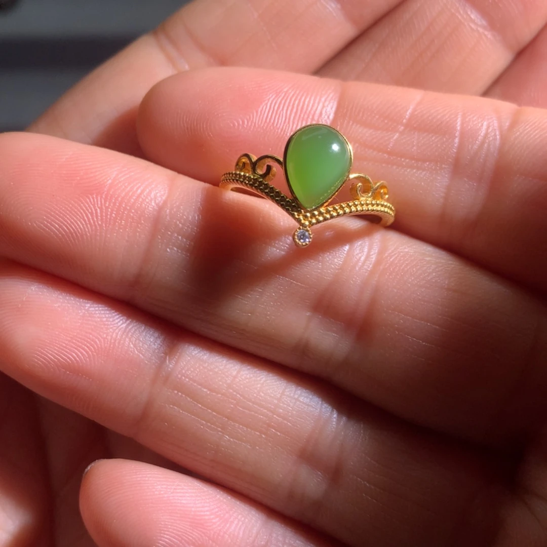 【闪购商品】和田玉戒指18K金镶嵌庄***