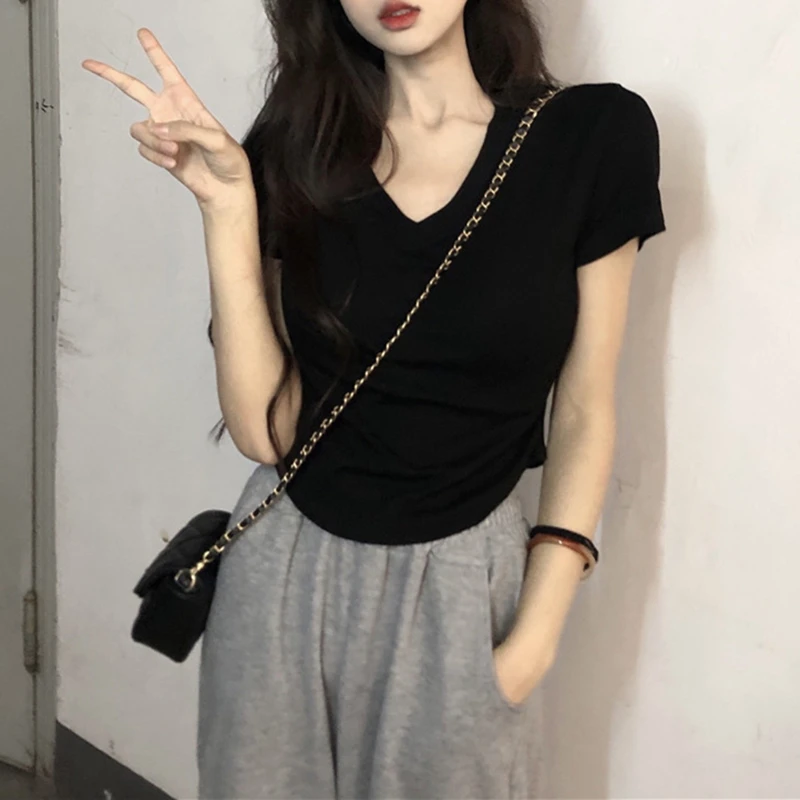 大码女装微胖MM正肩短袖T恤夏季新款V领辣妹修身纯色收腰短款上衣