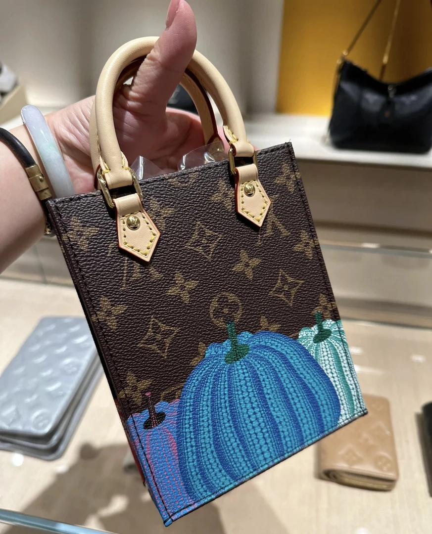 95新 LouisVuitton/路易威登 Rose/lv草间弥生琴谱mini784621