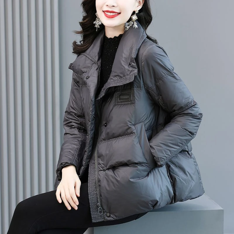 波司澄羽绒服女冬季新款时尚洋气高端短款小个子宽松加厚保暖外套