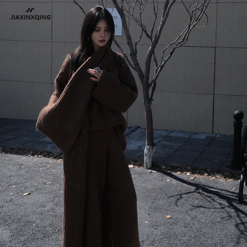 JIAXINXQING秋冬新品针织休闲慵懒温柔风外套裤子围巾时尚三件套