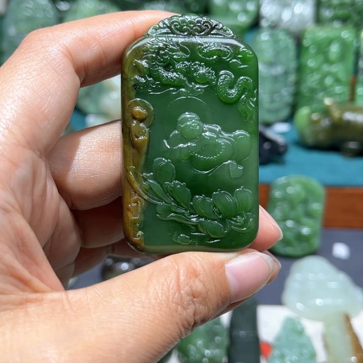 和田玉颈饰未镶嵌上**界