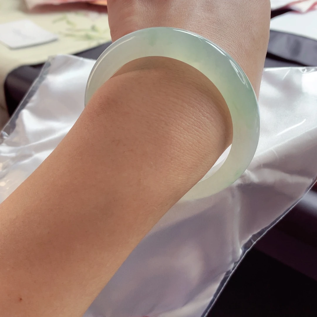 翡翠手镯未镶嵌56圈口起冰胶 果冻胶底 晴水绿