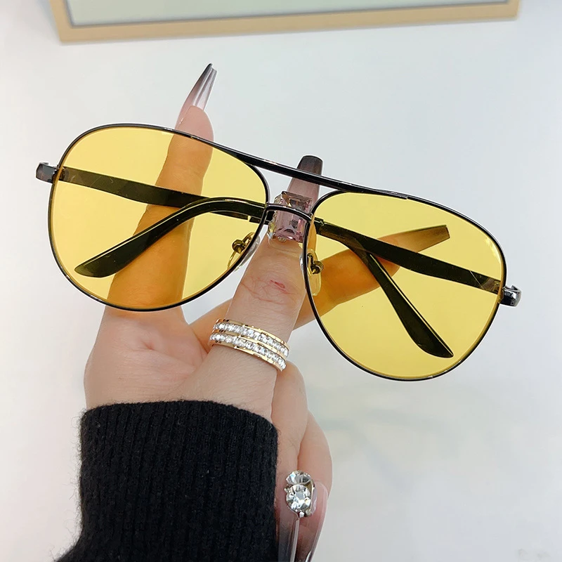 2025年新款夜视眼镜防汽车大灯光眼镜夜视墨镜黄色增光眼镜夜