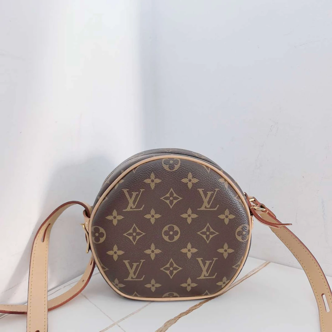 95新 LouisVuitton/路易威登 【文子姐专属】/D114/LV小圆饼斜挎包L