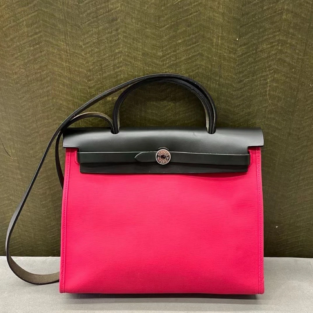 99新 Hermes/爱马仕 爱马仕herbag31玫红色时尚女士黑色单肩包A刻