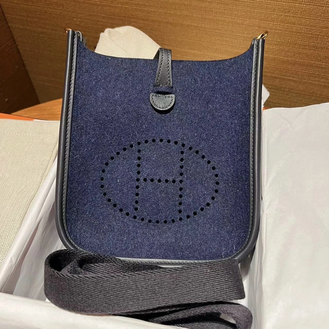 99新 Hermes/爱马仕 mini伊芙琳午夜蓝金扣毛毡Y单肩包