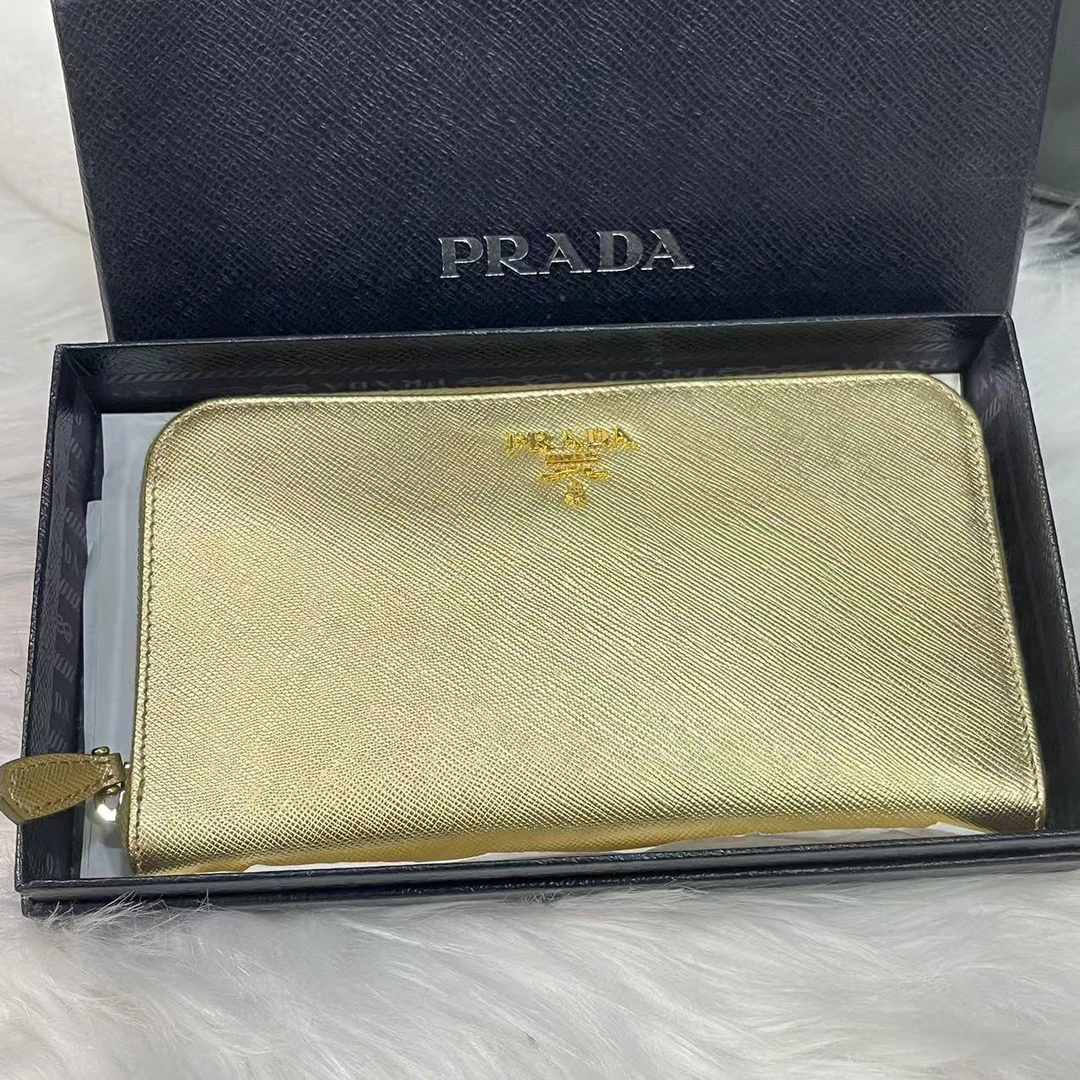99新 Prada/普拉达 Prada 金色金logo钱包