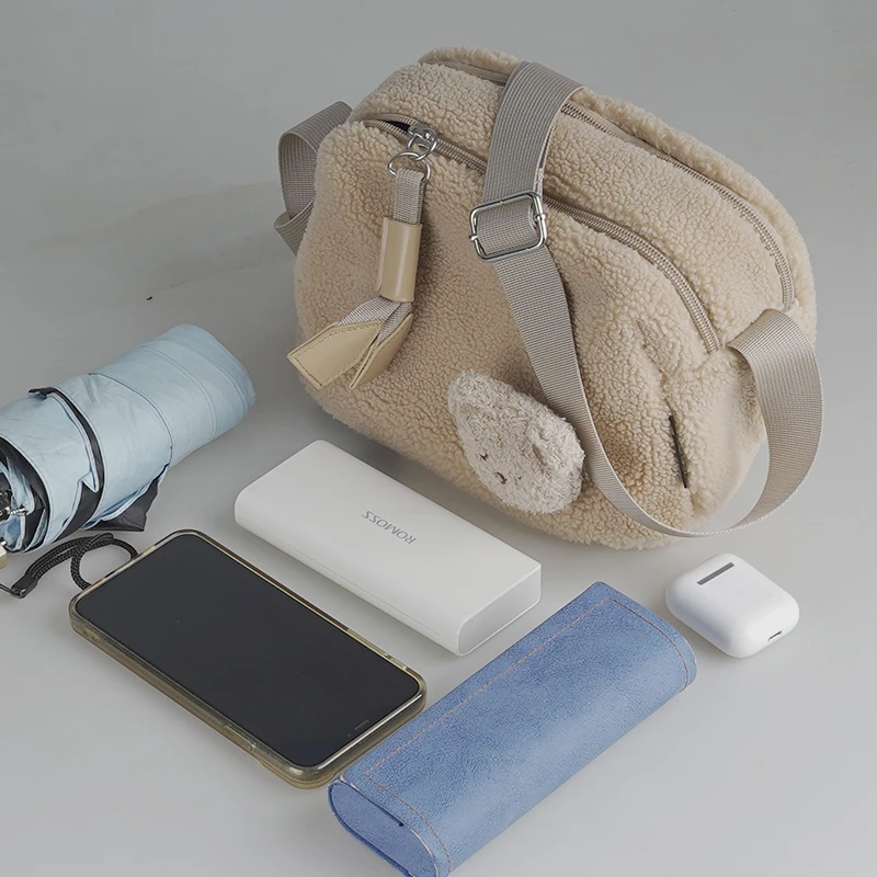 《浮力》冬季新款毛绒包单肩斜挎包百搭时尚手机包小众小方包女