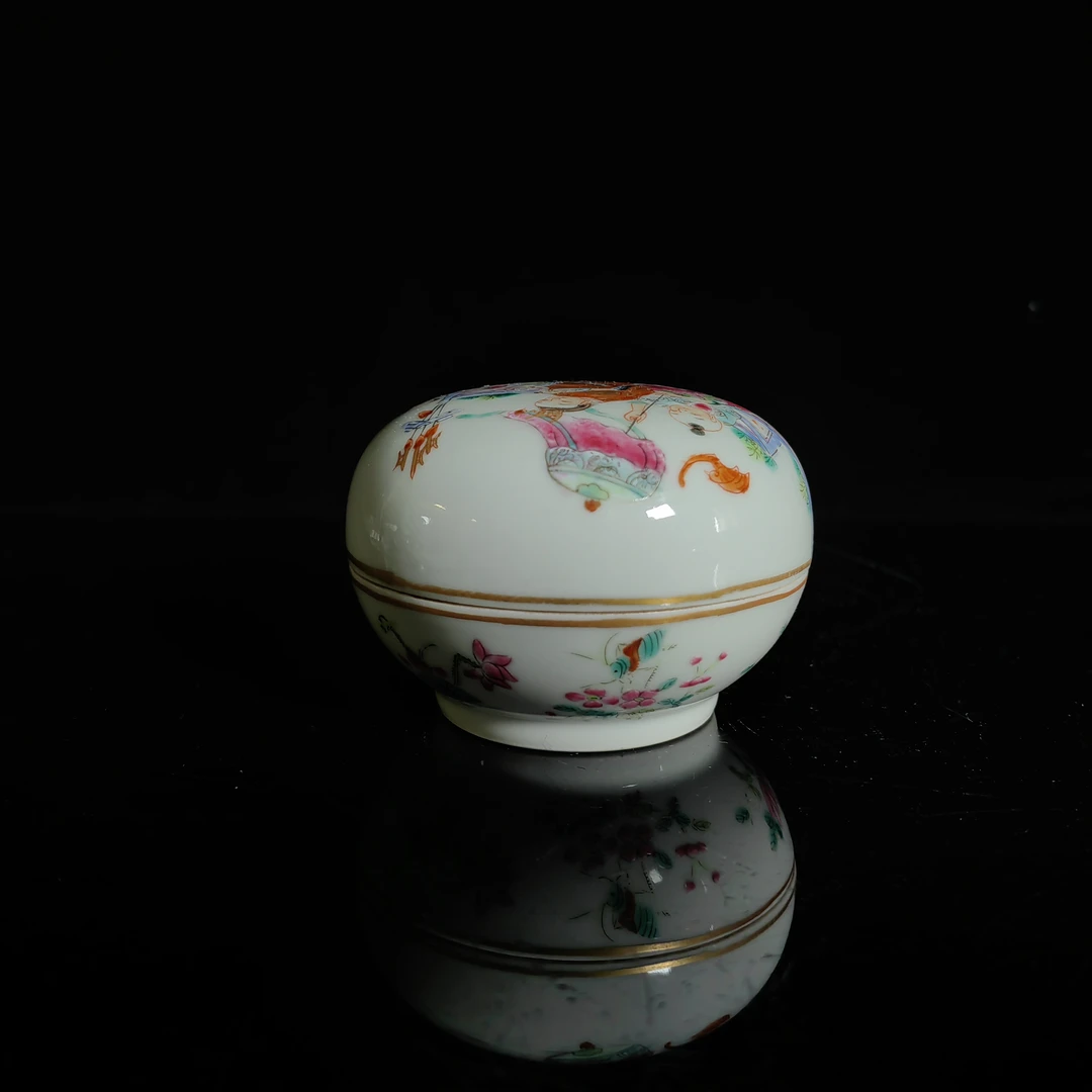 清中期 粉彩麒麟送子纹印泥盒02485