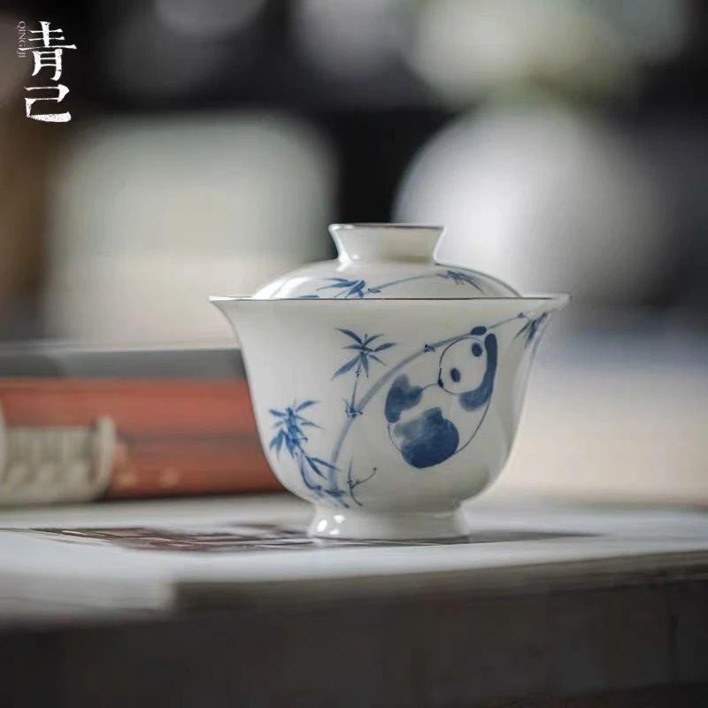 青己玉瓷盖碗青花手绘釉下彩白瓷泡茶碗熊猫戏竹隐欲茶碗120ml