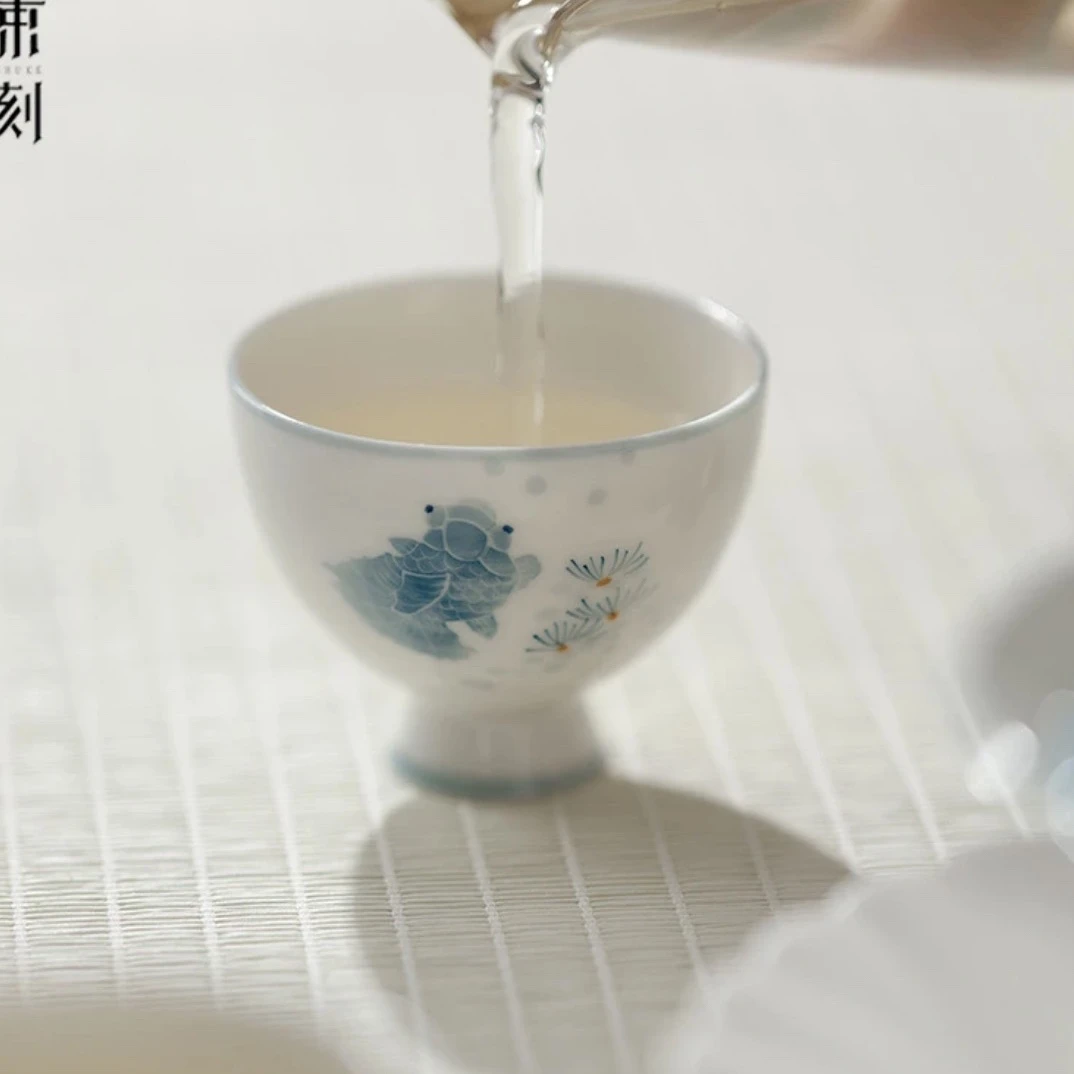 束刻 釉下彩手绘青花中式茶杯手工主人杯日式高足品茗杯单杯30ml