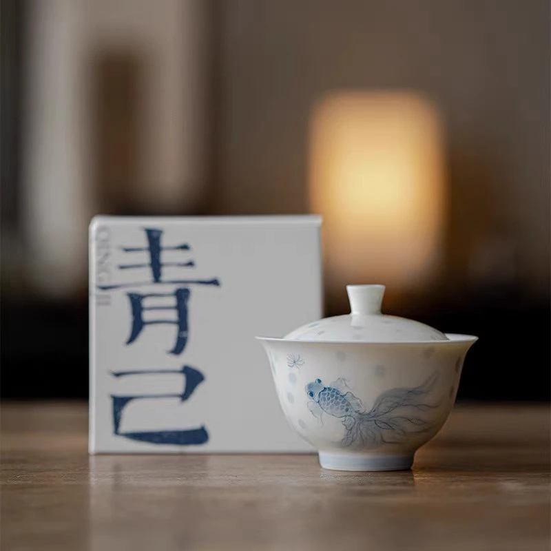青己白瓷盖碗釉下彩青花纯手绘描白金边鱼羡满塘惜梦泡茶碗120ml