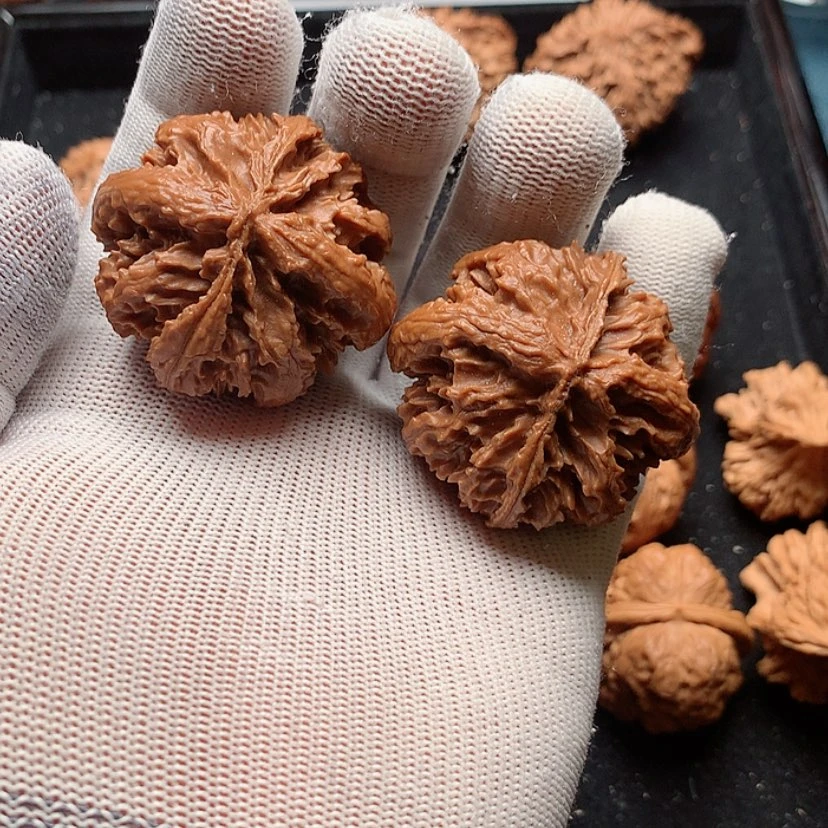【闪购商品】文玩核桃手串T****卖