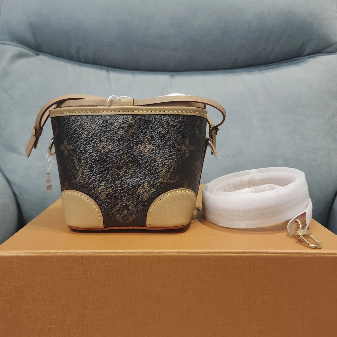 全新未使用 LouisVuitton/路易威登 NOE purse水桶包15*12*11.5