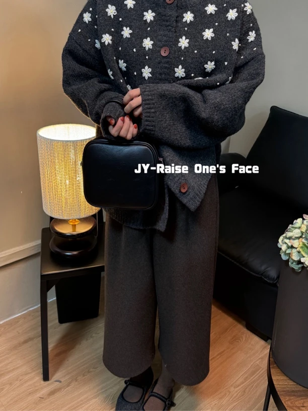 HUI - 【柔珠小姐】 60082 全手工加厚冬季花朵开衫毛衣