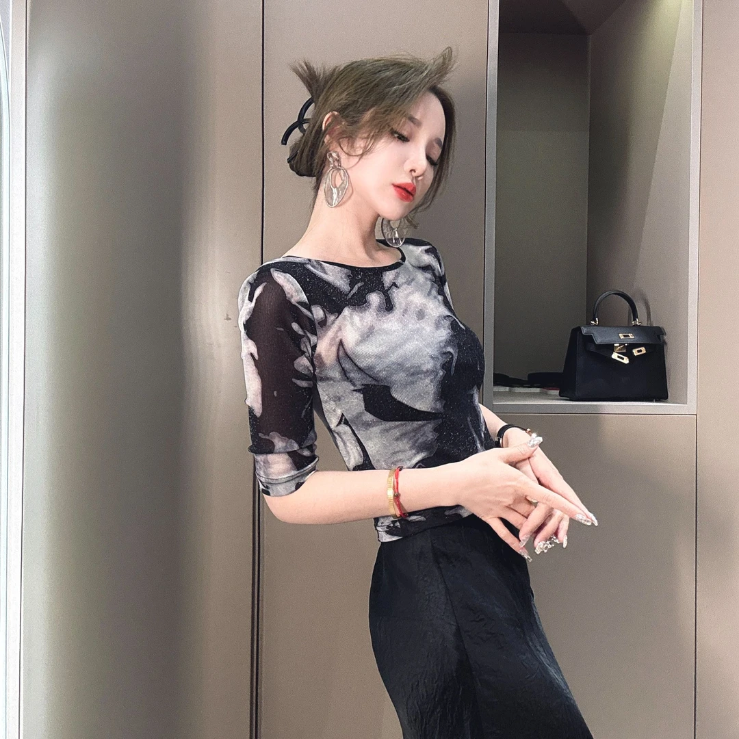 OMS-轻奢高级感不规则上衣女装修身显瘦时尚水墨画t恤女中袖8870