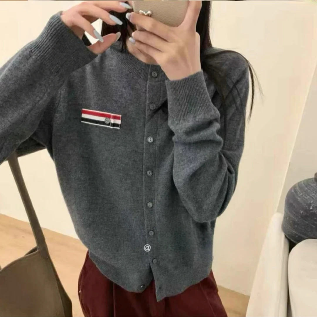 70282#秋冬新款圆领长袖羊毛针织衫百搭胸口彩条上衣