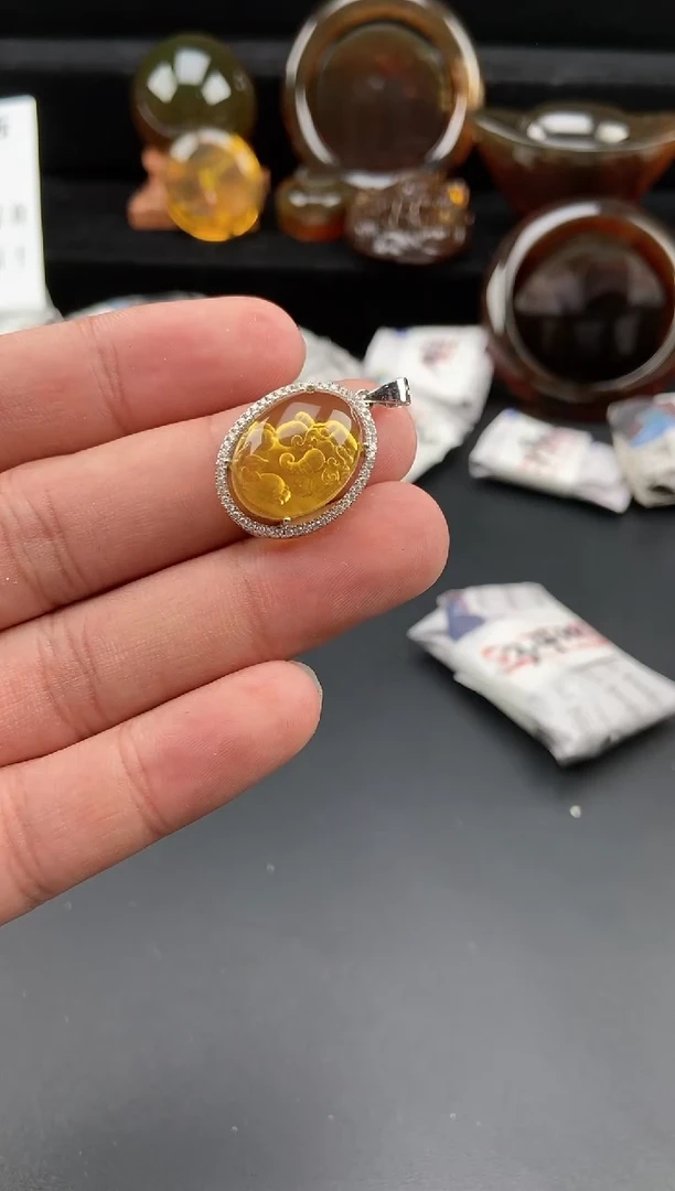 【闪购商品】琥珀颈饰银S925镶嵌镶嵌貔貅吊坠