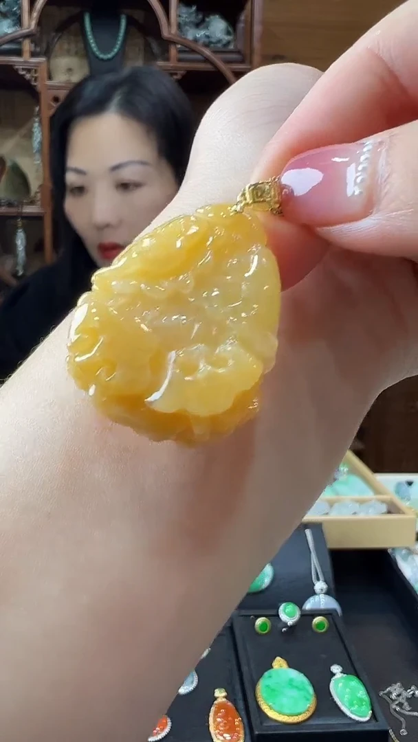 【闪购商品】翡翠颈饰18K金镶嵌挂件