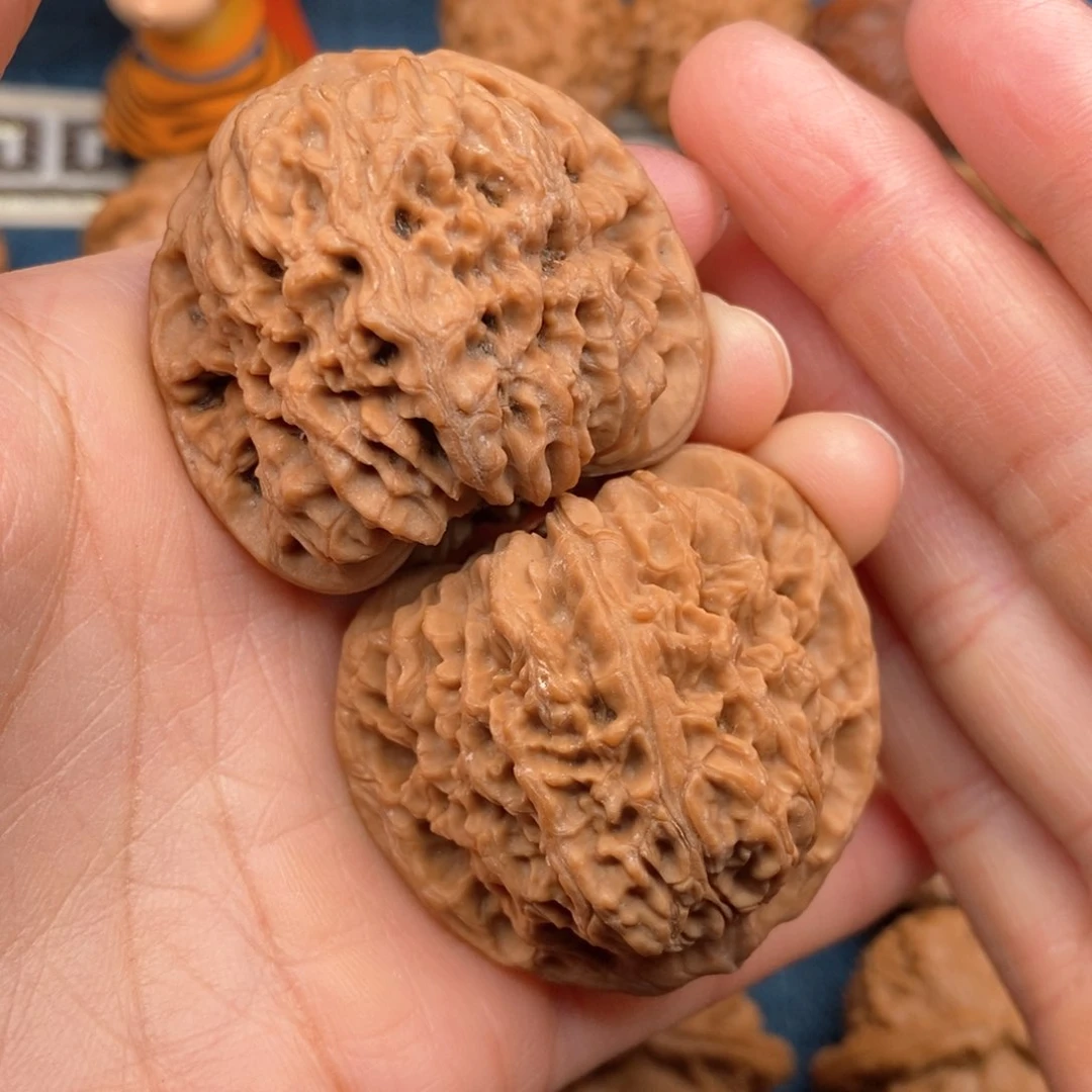 文玩核桃把件44全品精品三角南疆