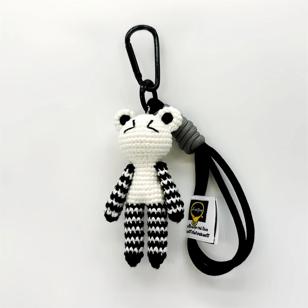 原创设计黑白条纹呱呱小熊胸针手工编织百搭毛衣大衣配饰秋冬新款