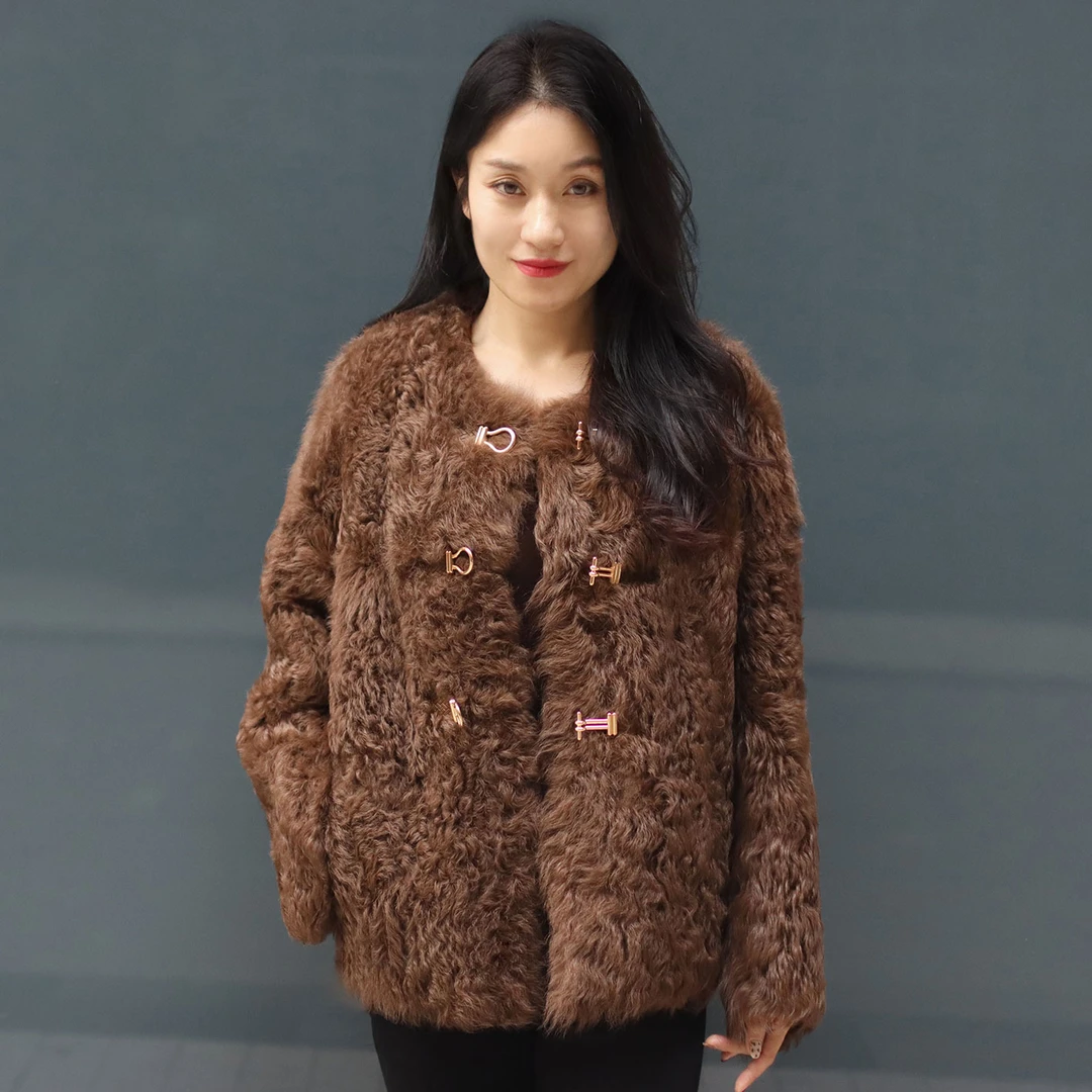 初晓2024年冬季新款女士皮毛一体外套 白色棕色 时尚休闲 470