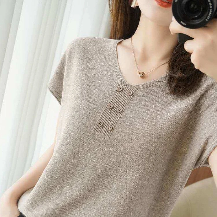 新款针织t恤冰丝短袖v领套头韩版宽松显瘦大码打底外穿一字肩上衣
