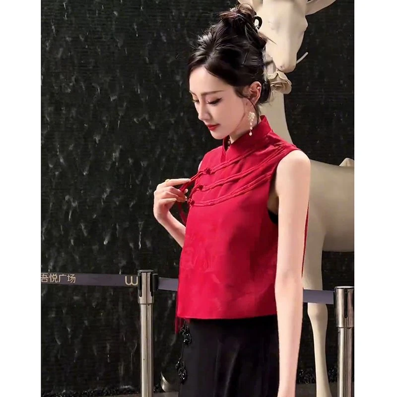 夏季新中式国风百搭红色马甲女2025年高级感国风盘扣无袖衬衫上衣