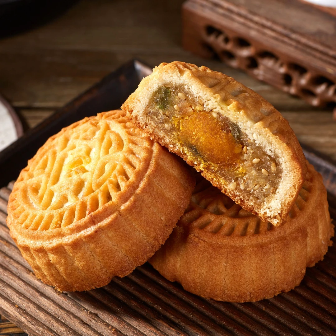 酷力郎蛋黄夹心蜜酥月饼皮酥馅软甜而不腻下午茶糕点