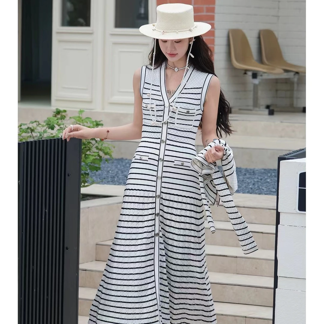 法式小香风无袖黑白条纹镂空针织修身优雅长裙夏季新款气质连衣裙