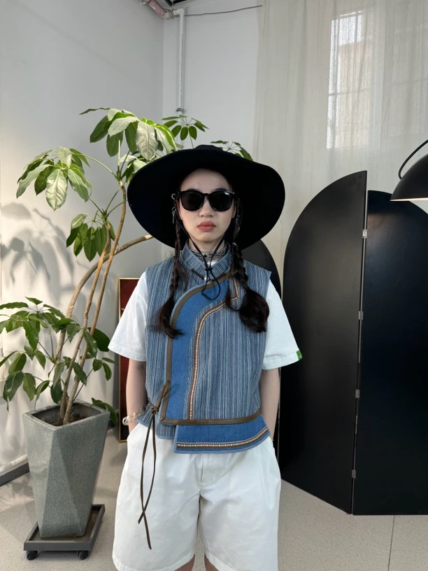 ＴｙａｎＴｙａｎ蒙古族牛仔马甲蓝色