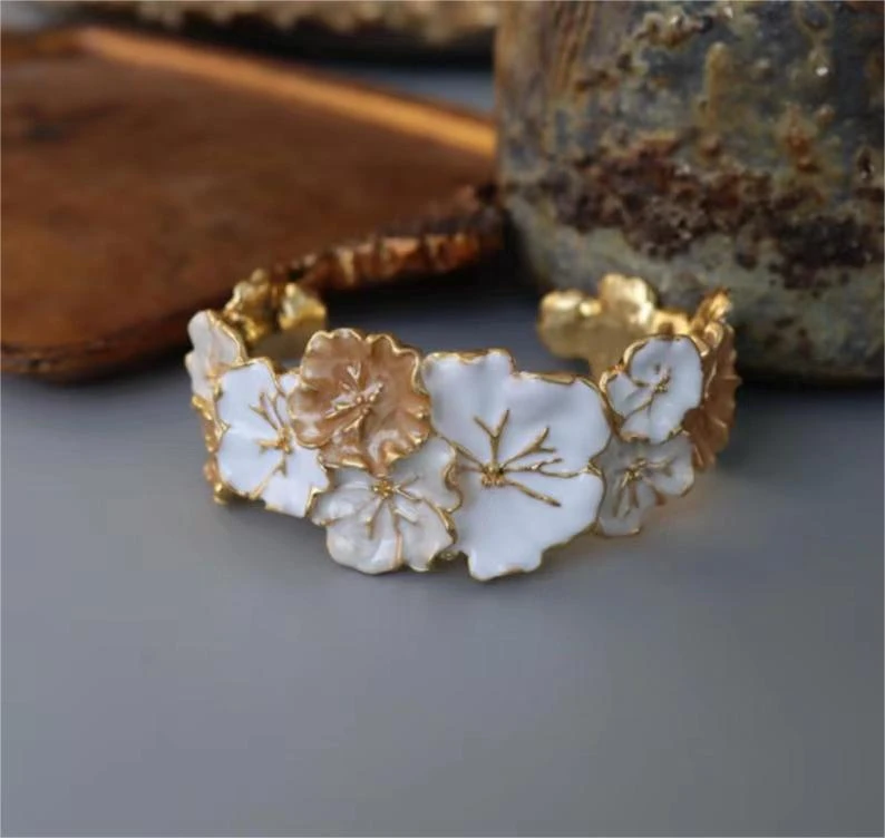 铜合金珐琅手镯 中古风卡梅奥浮雕珐琅彩重工手镯